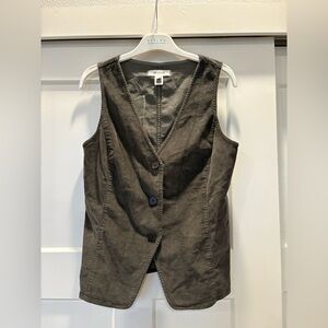 Madewell V-Neck Cutaway Vest in Corduroy in Graphite Green